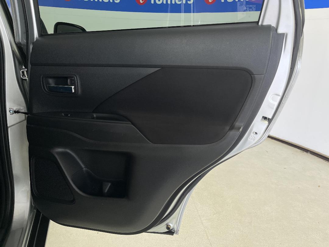 Photo '19' of Mitsubishi Outlander Photo '19' of Mitsubishi Outlander