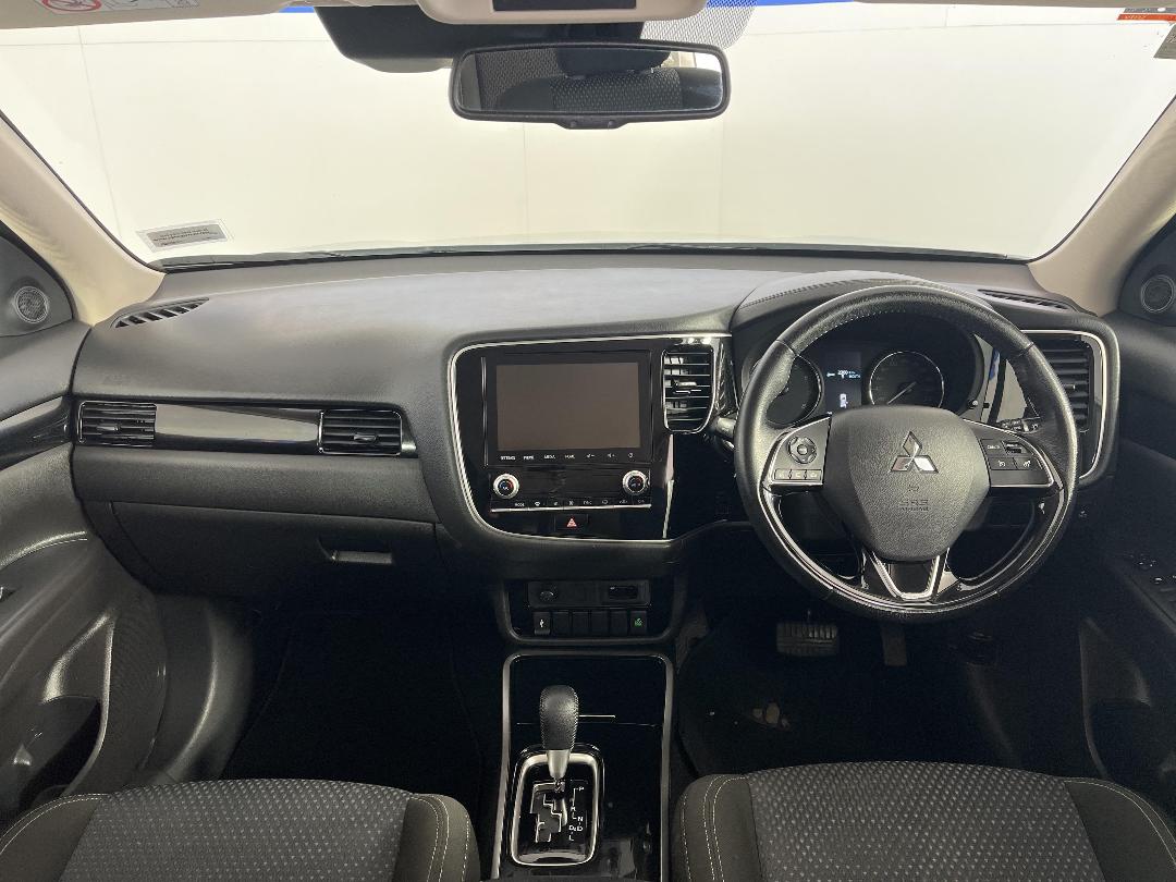 Photo '17' of Mitsubishi Outlander Photo '17' of Mitsubishi Outlander