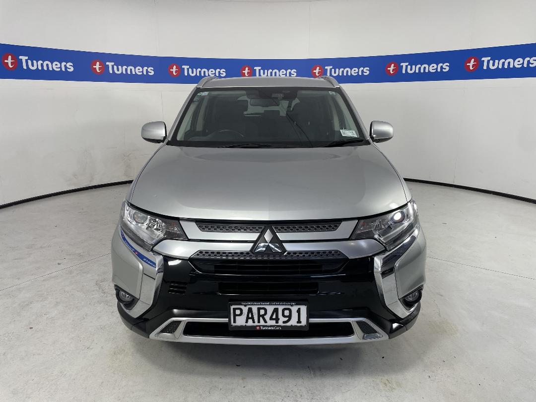 Photo '2' of Mitsubishi Outlander