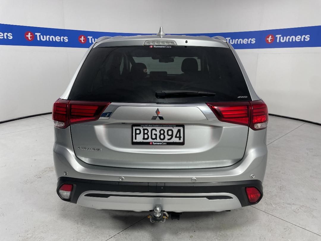 Photo '6' of Mitsubishi Outlander