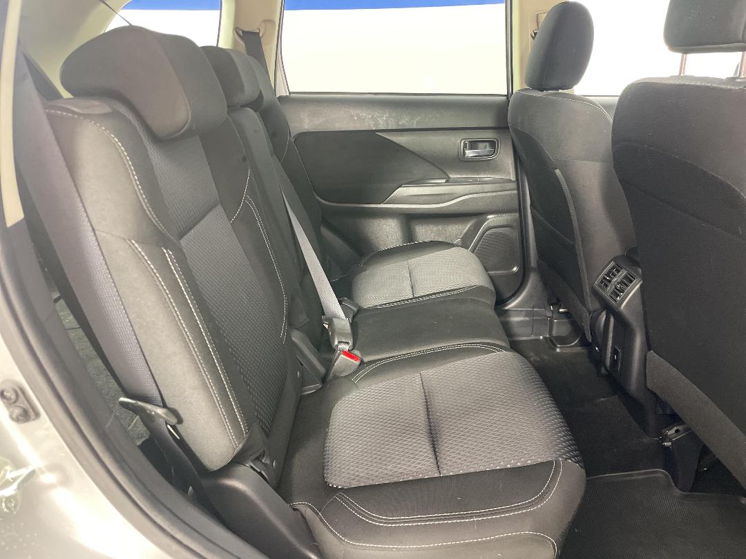 Photo '20' of Mitsubishi Outlander