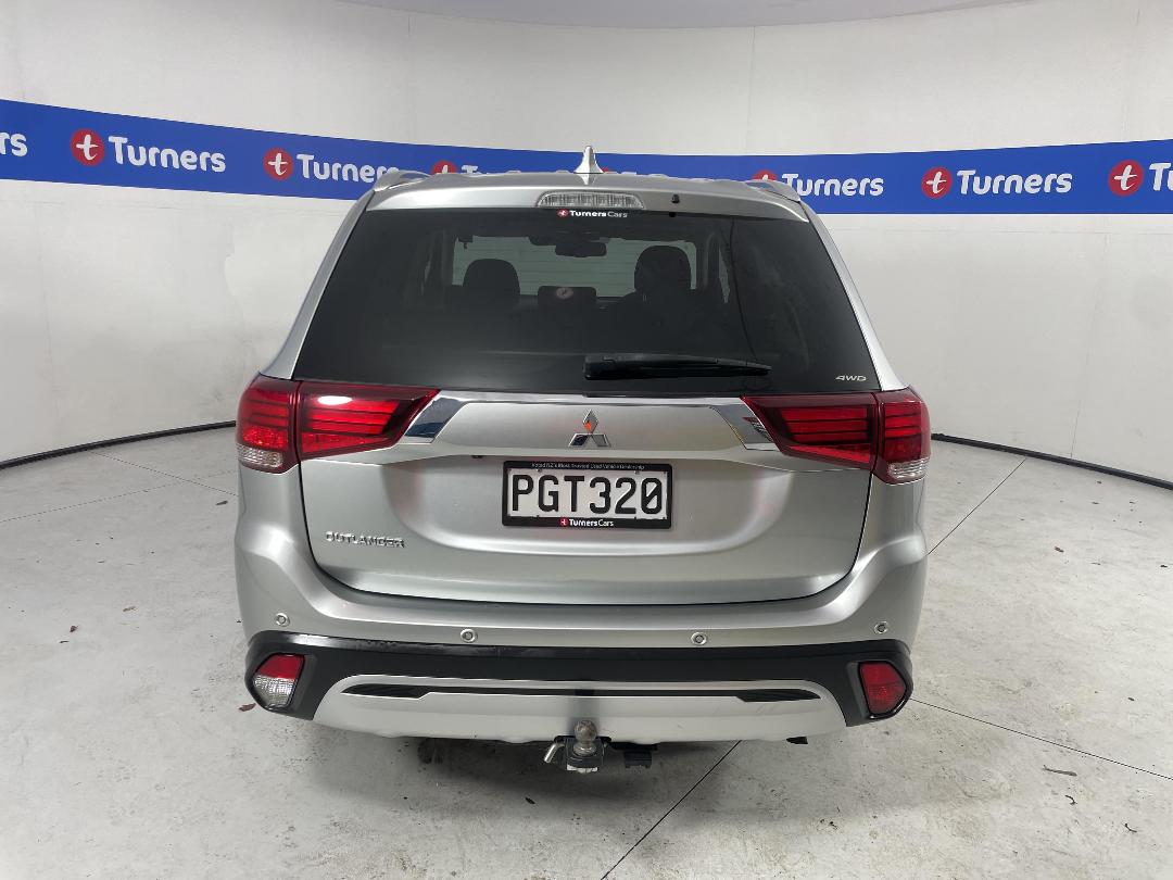 Photo '6' of Mitsubishi Outlander