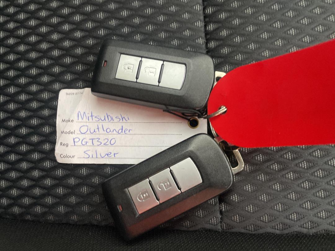 Photo '22' of Mitsubishi Outlander