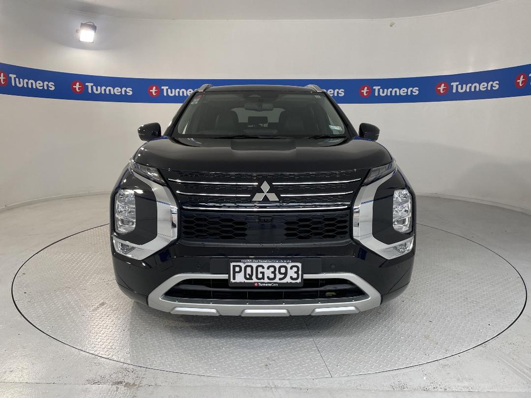 Photo '2' of Mitsubishi Outlander