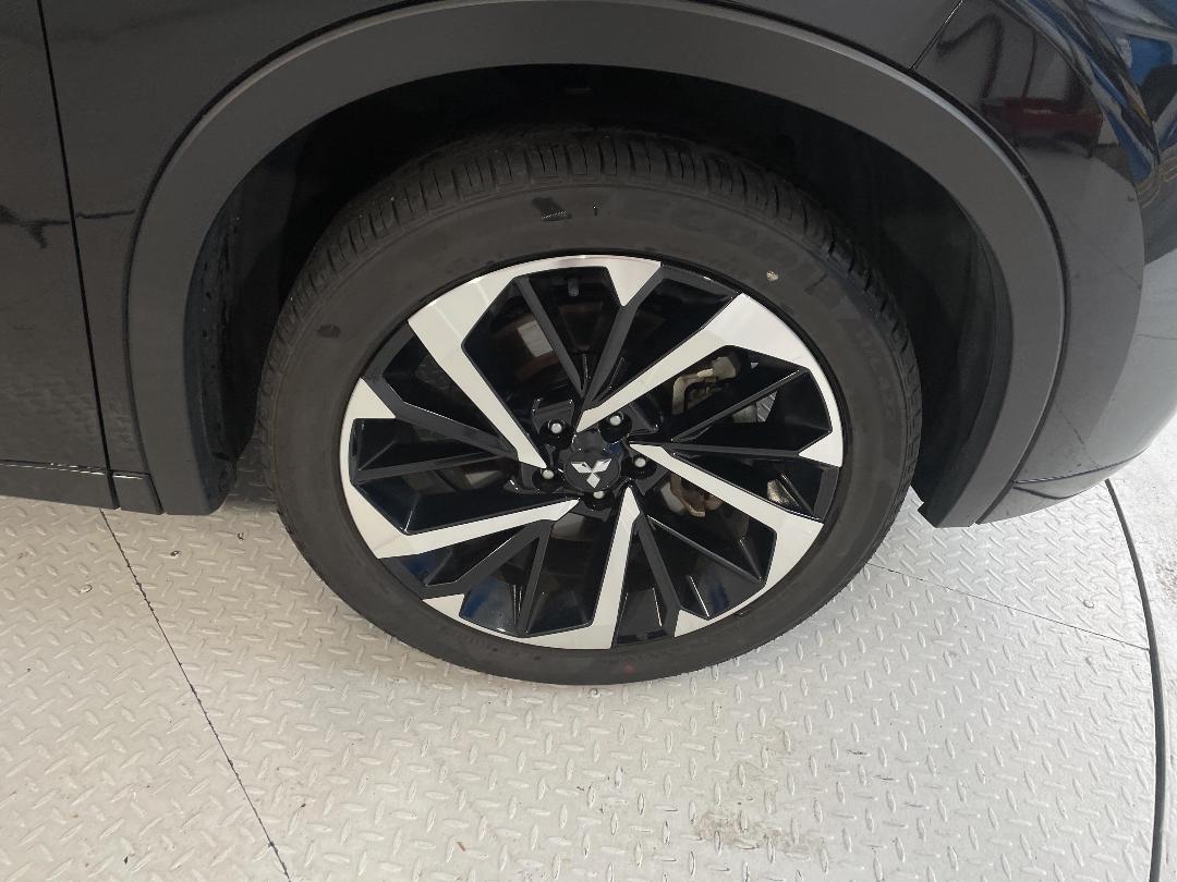 Photo '9' of Mitsubishi Outlander