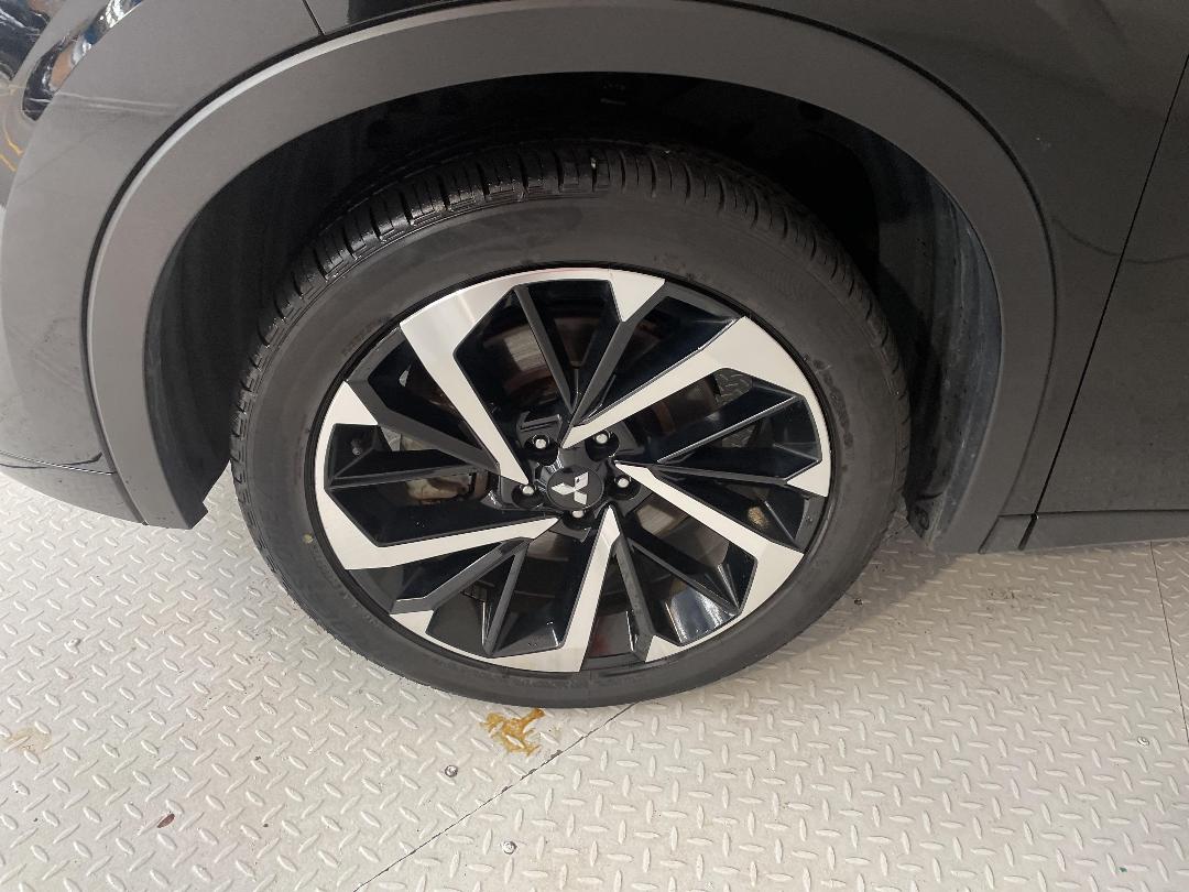 Photo '10' of Mitsubishi Outlander