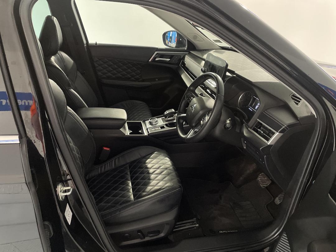 Photo '16' of Mitsubishi Outlander