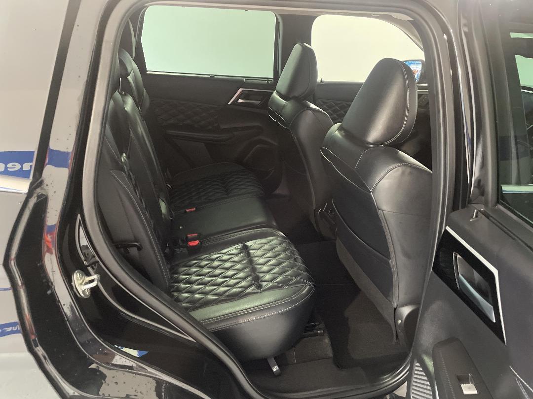 Photo '20' of Mitsubishi Outlander