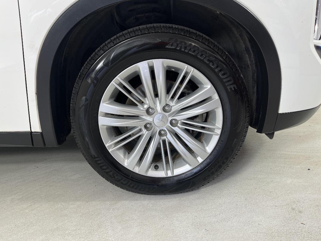 Photo '9' of Mitsubishi Outlander