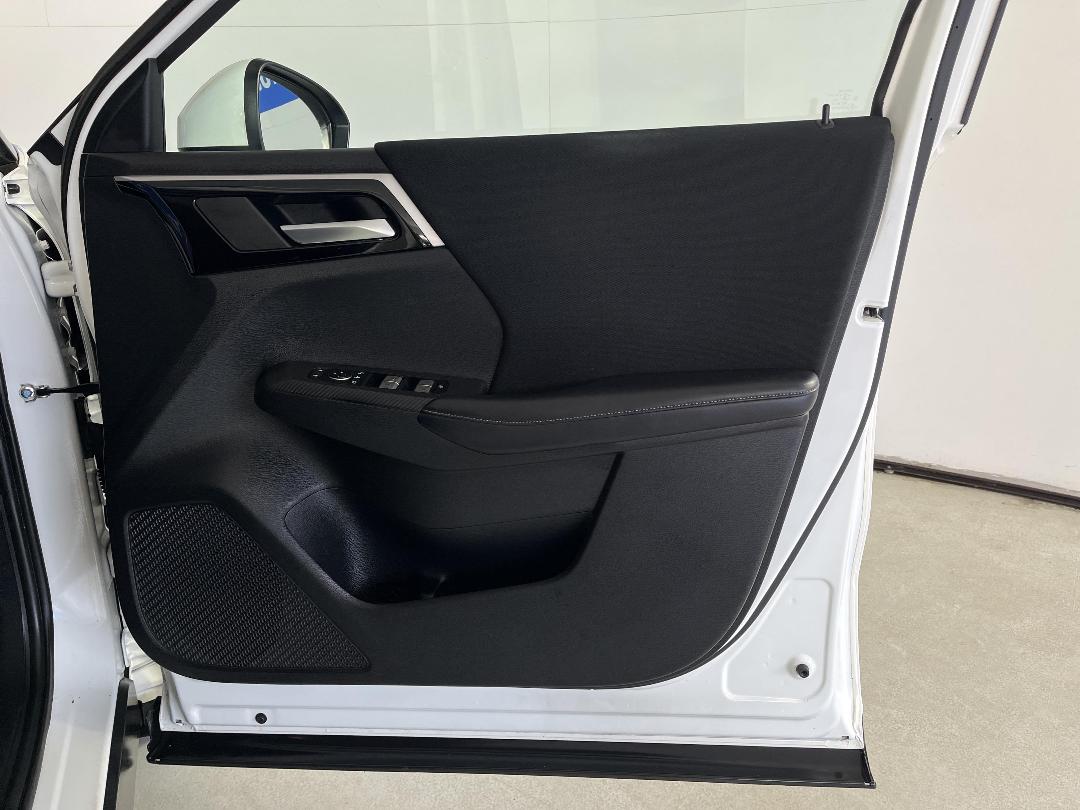 Photo '15' of Mitsubishi Outlander