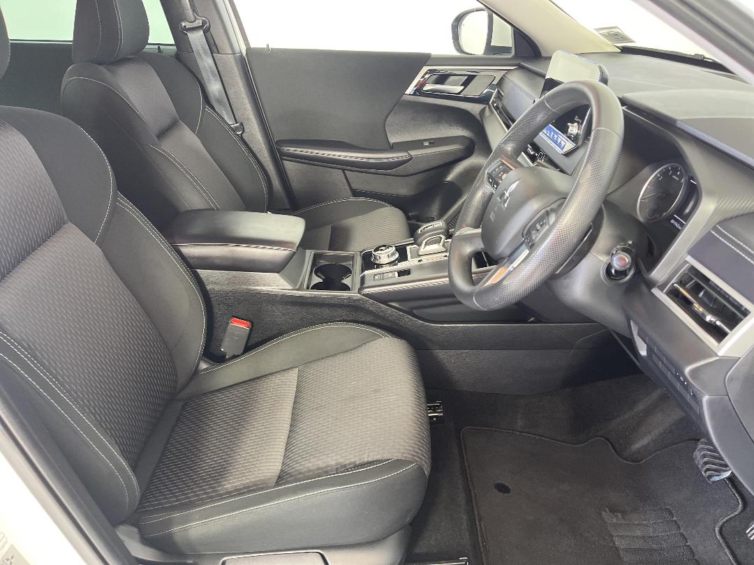 Photo '16' of Mitsubishi Outlander