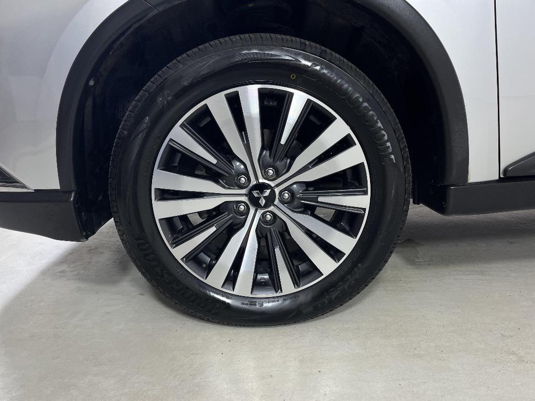 Photo '10' of Mitsubishi Outlander Photo '10' of Mitsubishi Outlander