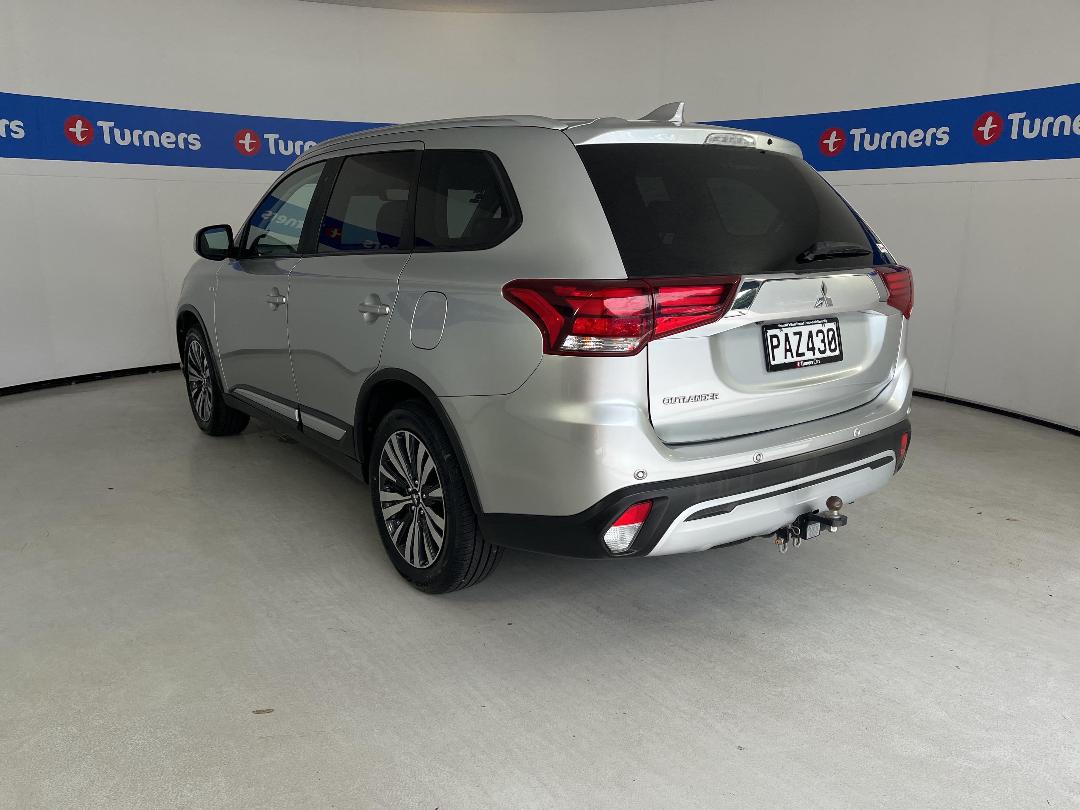 Photo '5' of Mitsubishi Outlander Photo '5' of Mitsubishi Outlander