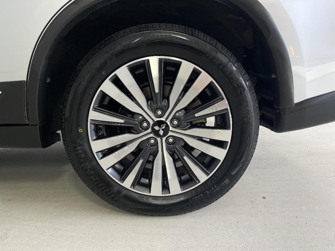 Photo '11' of Mitsubishi Outlander Photo '11' of Mitsubishi Outlander