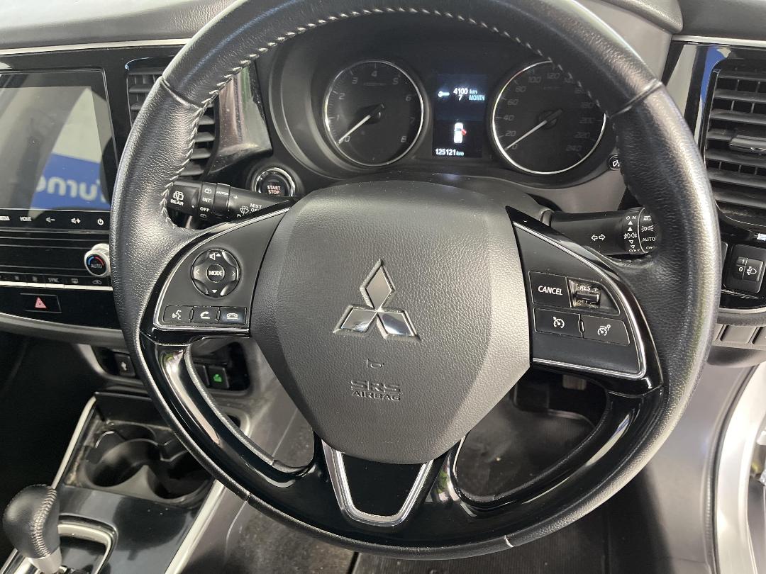 Photo '26' of Mitsubishi Outlander Photo '26' of Mitsubishi Outlander