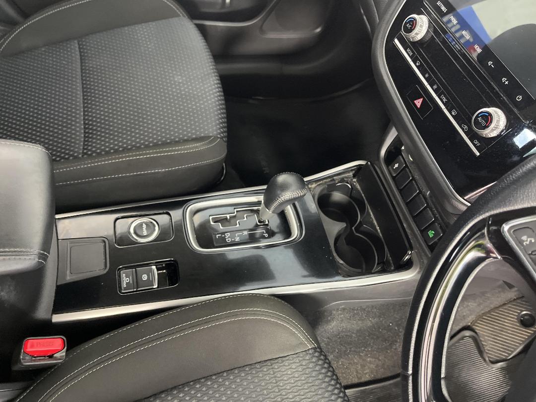 Photo '27' of Mitsubishi Outlander Photo '27' of Mitsubishi Outlander