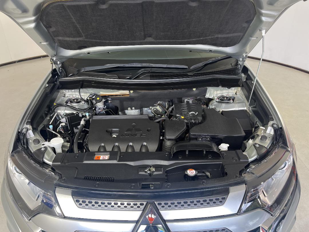 Photo '13' of Mitsubishi Outlander Photo '13' of Mitsubishi Outlander