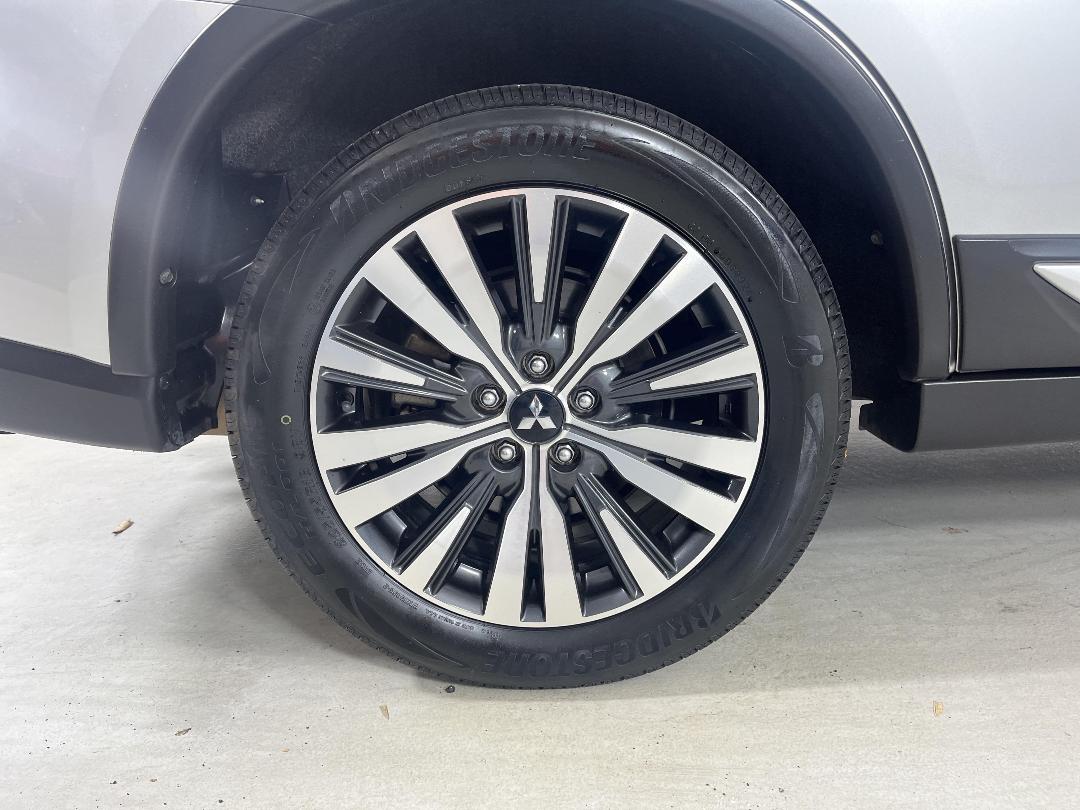 Photo '12' of Mitsubishi Outlander Photo '12' of Mitsubishi Outlander