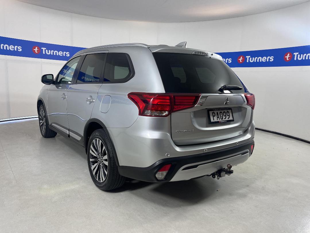 Photo '5' of Mitsubishi Outlander Photo '5' of Mitsubishi Outlander