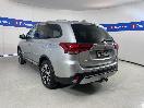 Thumbnail '5' of Mitsubishi Outlander