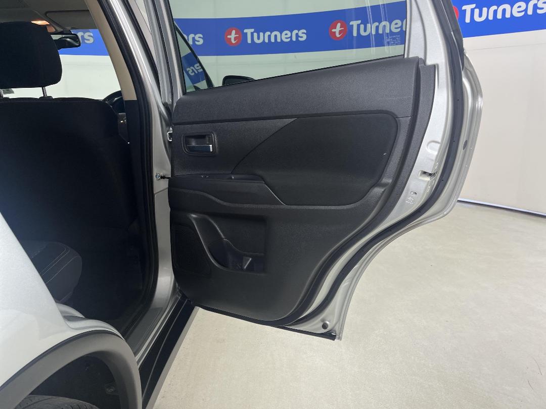 Photo '19' of Mitsubishi Outlander Photo '19' of Mitsubishi Outlander