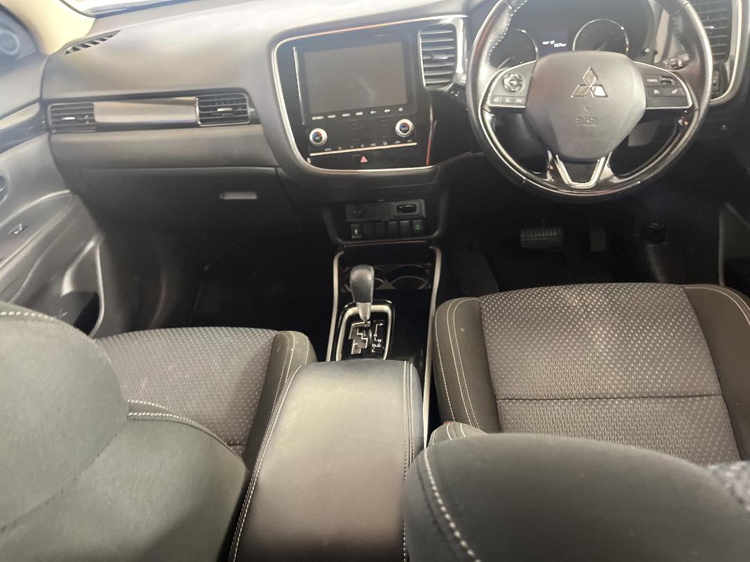 Photo '18' of Mitsubishi Outlander Photo '18' of Mitsubishi Outlander