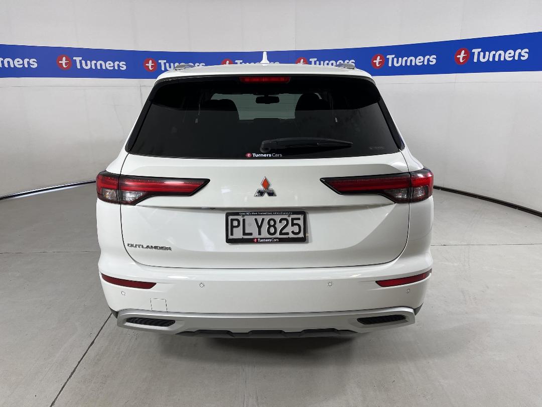 Photo '6' of Mitsubishi Outlander