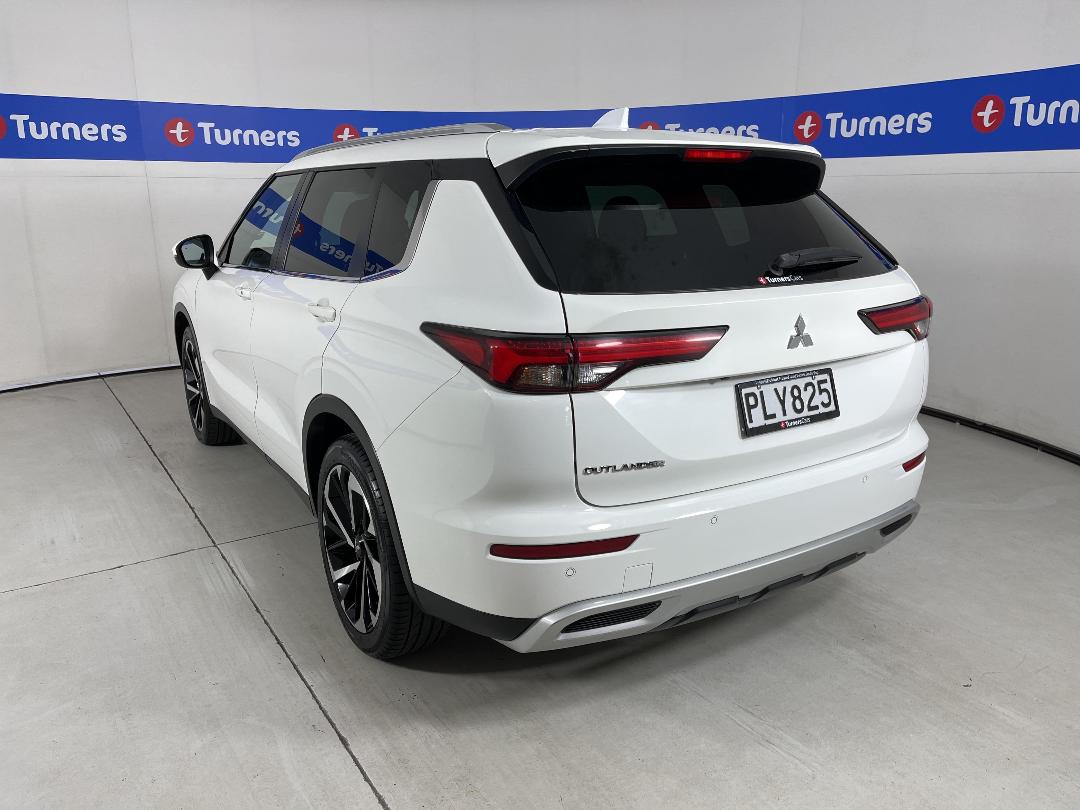 Photo '5' of Mitsubishi Outlander