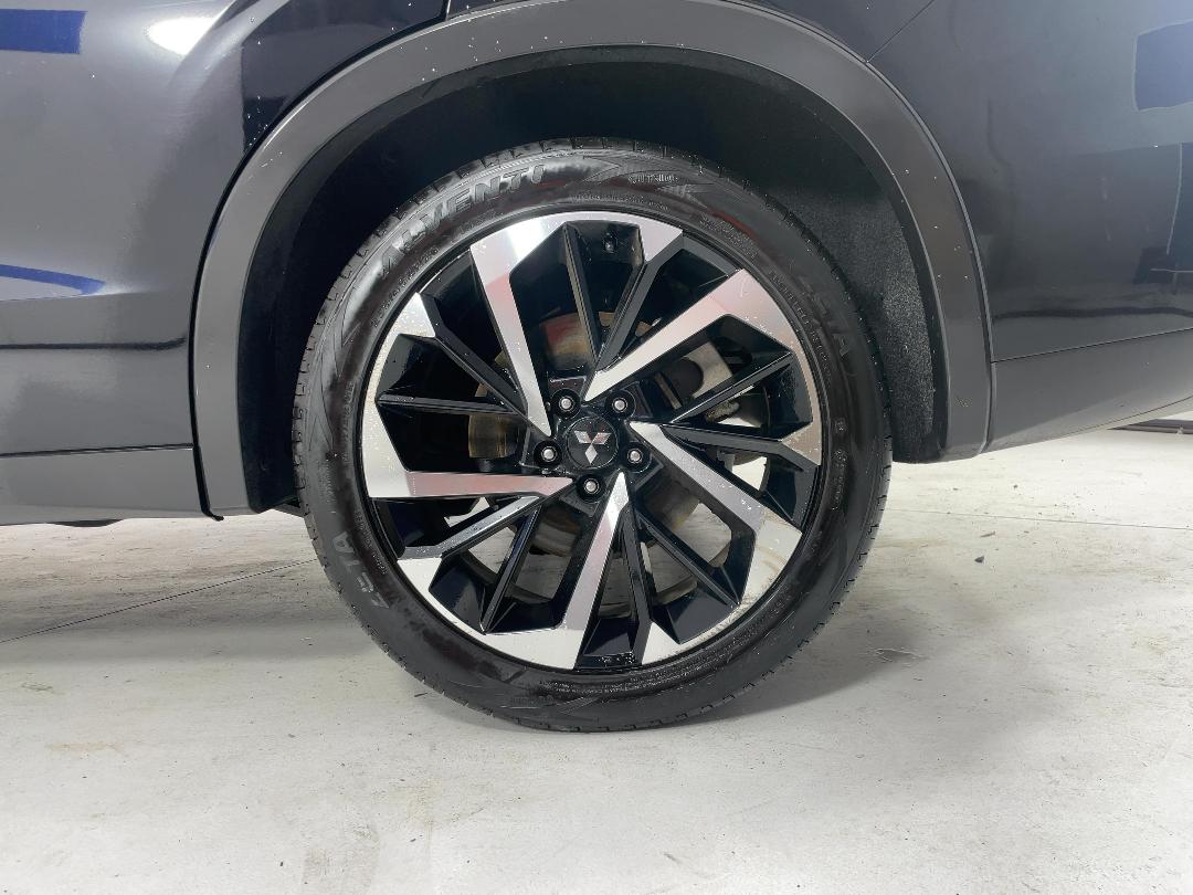 Photo '11' of Mitsubishi Outlander