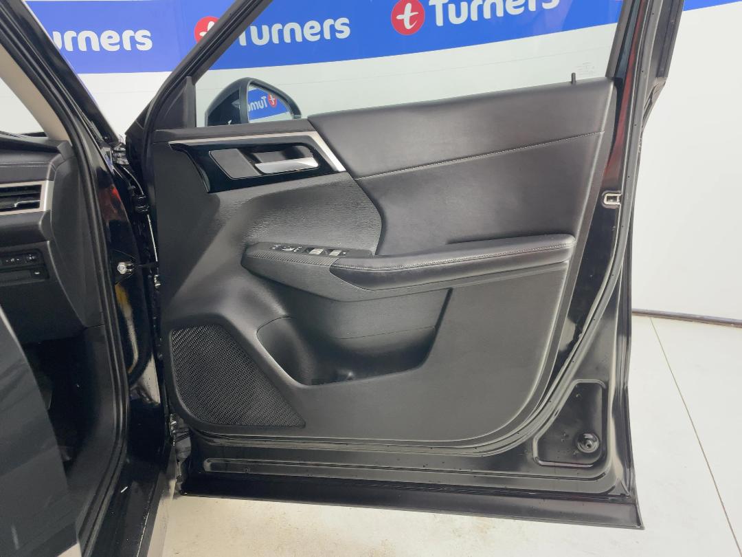 Photo '15' of Mitsubishi Outlander