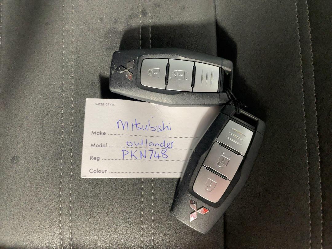 Photo '22' of Mitsubishi Outlander