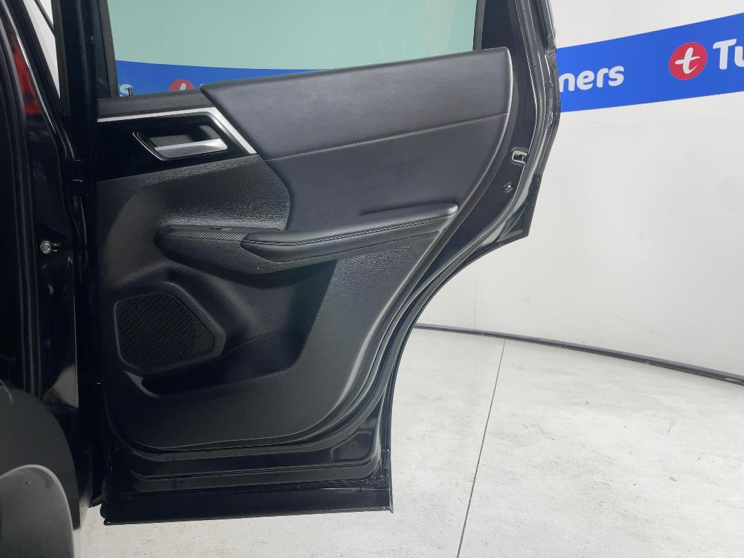 Photo '19' of Mitsubishi Outlander