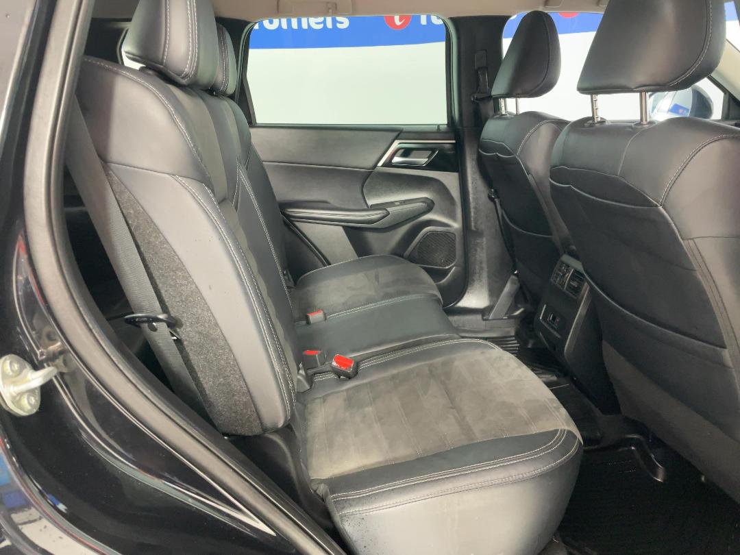 Photo '20' of Mitsubishi Outlander