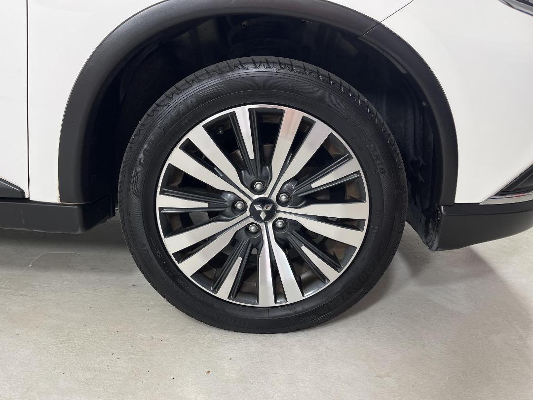 Photo '9' of Mitsubishi Outlander Photo '9' of Mitsubishi Outlander