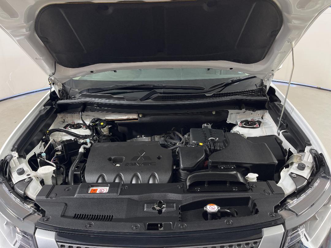 Photo '13' of Mitsubishi Outlander Photo '13' of Mitsubishi Outlander