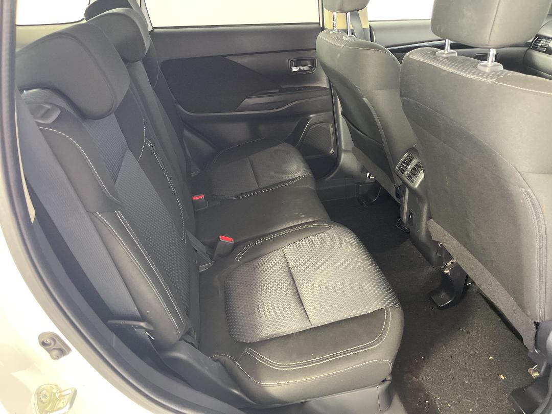 Photo '20' of Mitsubishi Outlander Photo '20' of Mitsubishi Outlander