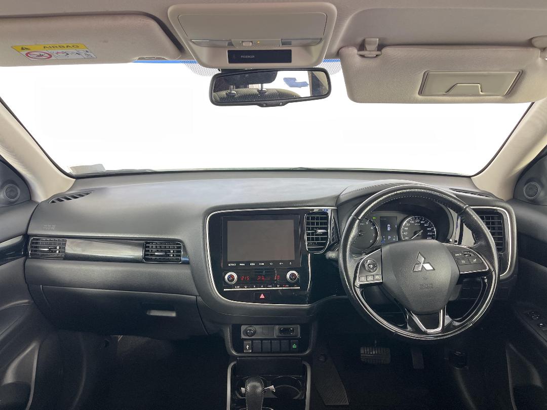 Photo '17' of Mitsubishi Outlander Photo '17' of Mitsubishi Outlander