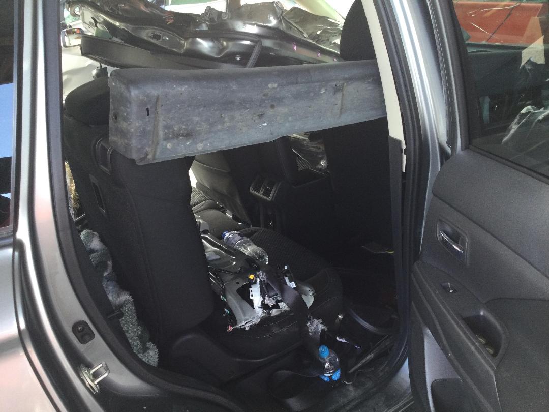 Photo '15' of Mitsubishi Outlander LS Photo '15' of Mitsubishi Outlander LS