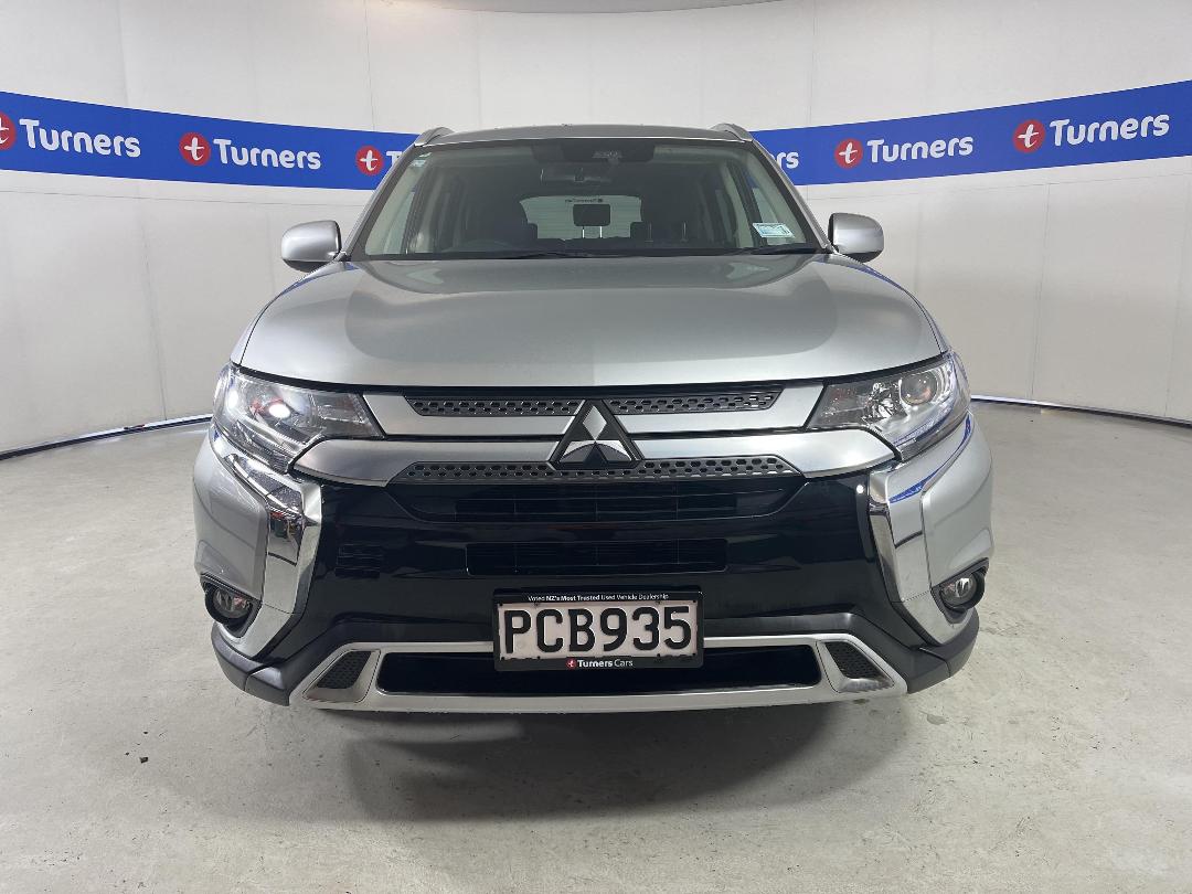 Photo '2' of Mitsubishi Outlander Photo '2' of Mitsubishi Outlander