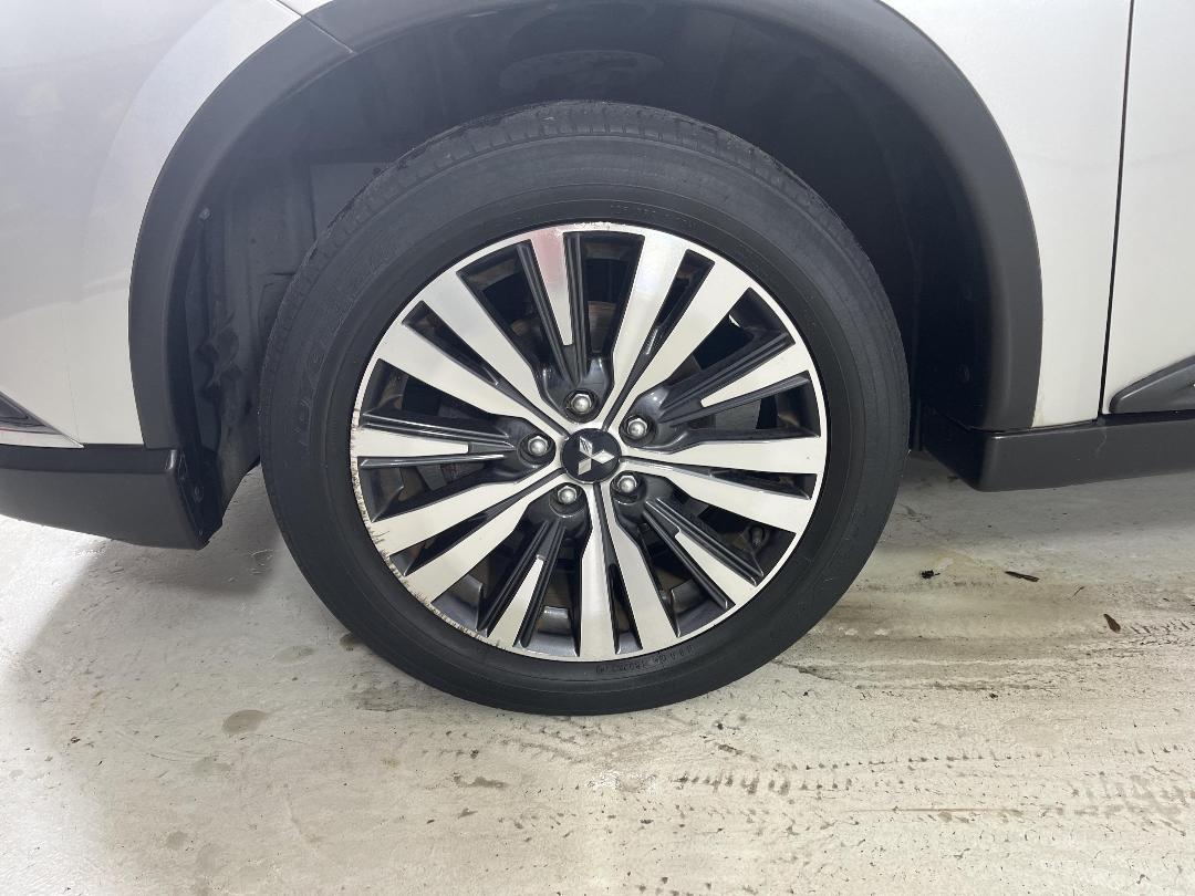 Photo '10' of Mitsubishi Outlander Photo '10' of Mitsubishi Outlander