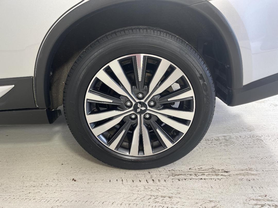 Photo '11' of Mitsubishi Outlander Photo '11' of Mitsubishi Outlander