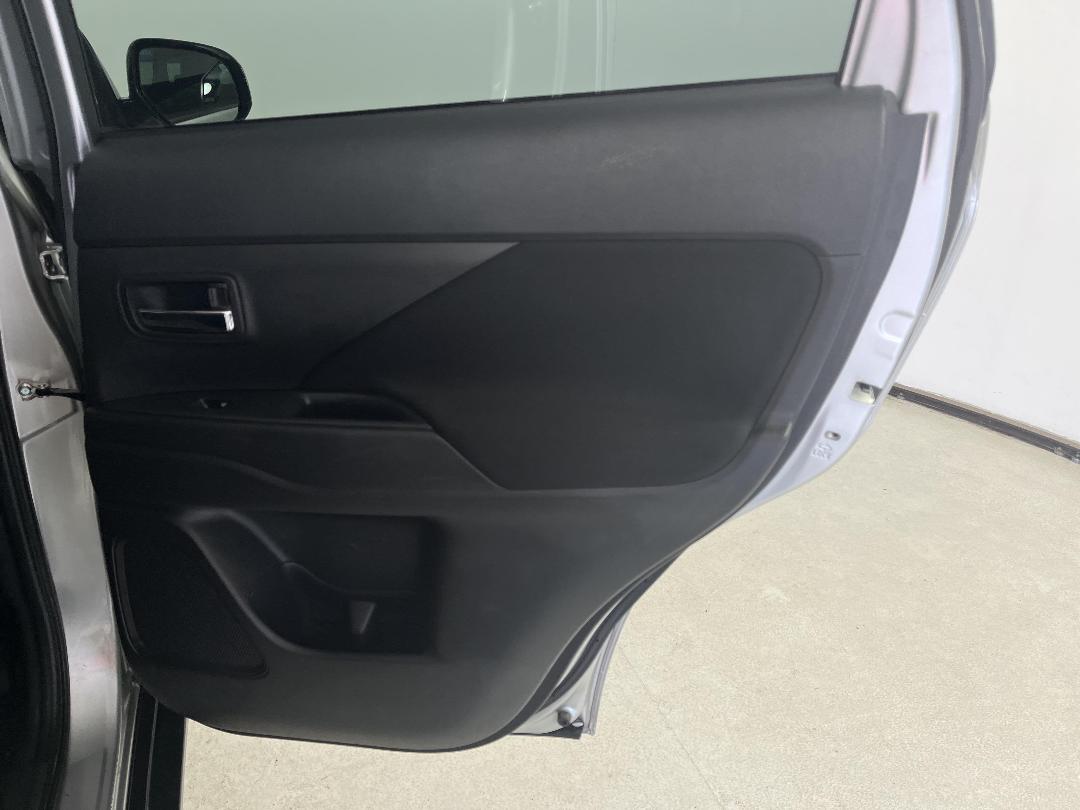 Photo '19' of Mitsubishi Outlander Photo '19' of Mitsubishi Outlander