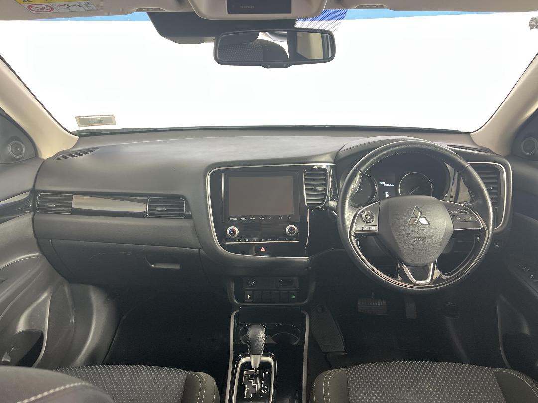 Photo '17' of Mitsubishi Outlander Photo '17' of Mitsubishi Outlander