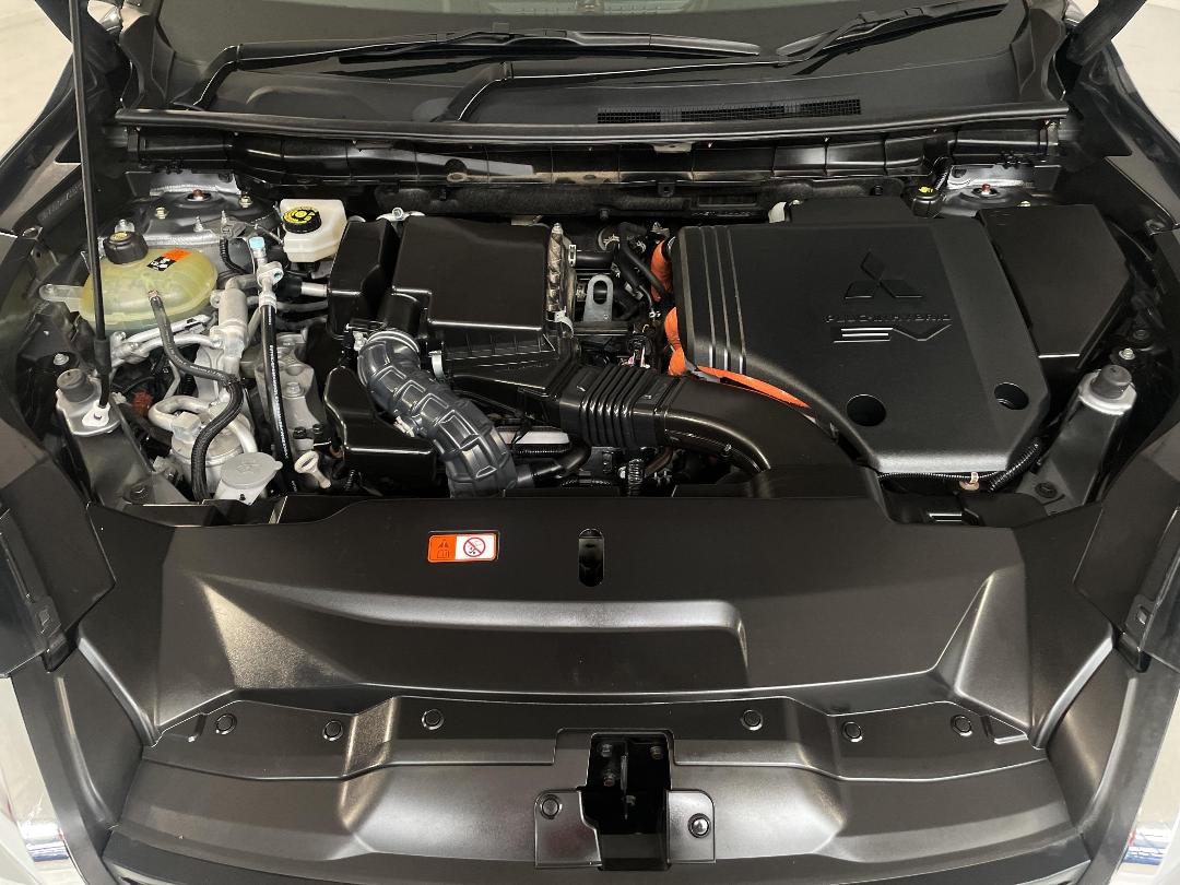 Photo '13' of Mitsubishi Outlander