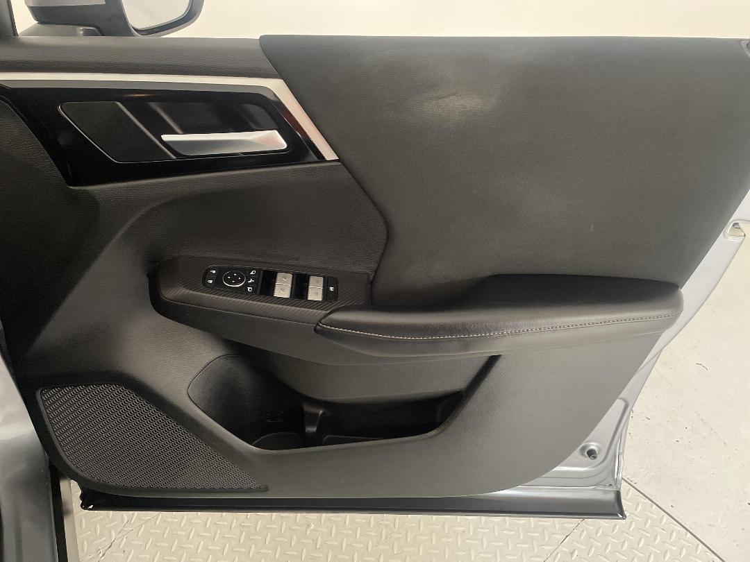 Photo '15' of Mitsubishi Outlander