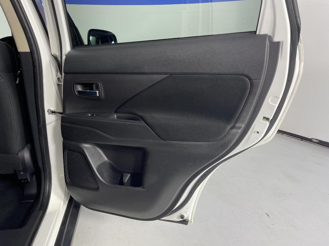 Photo '19' of Mitsubishi Outlander Photo '19' of Mitsubishi Outlander