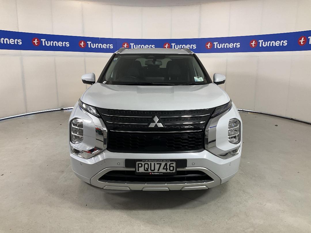 Photo '2' of Mitsubishi Outlander Photo '2' of Mitsubishi Outlander