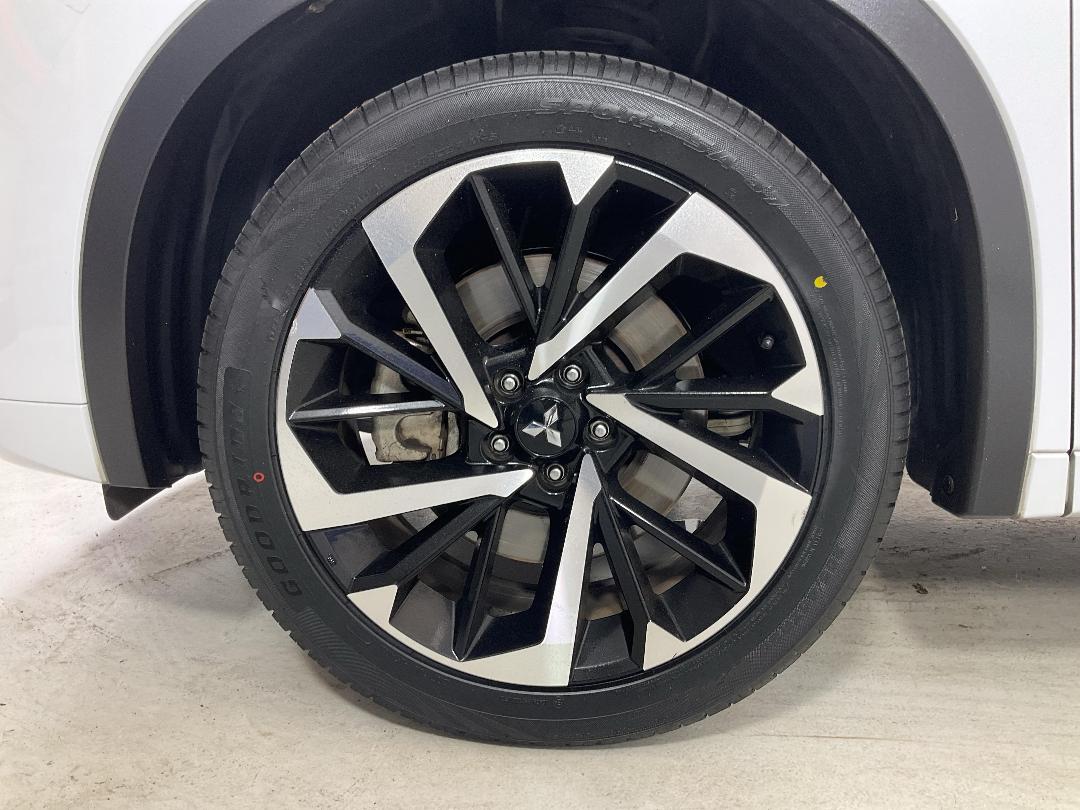 Photo '10' of Mitsubishi Outlander Photo '10' of Mitsubishi Outlander