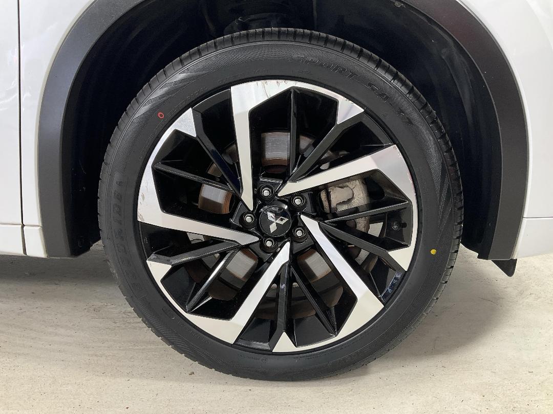 Photo '9' of Mitsubishi Outlander Photo '9' of Mitsubishi Outlander