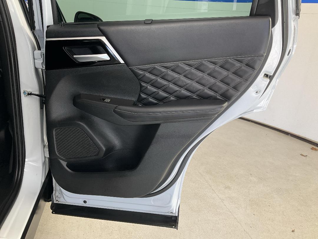 Photo '19' of Mitsubishi Outlander Photo '19' of Mitsubishi Outlander